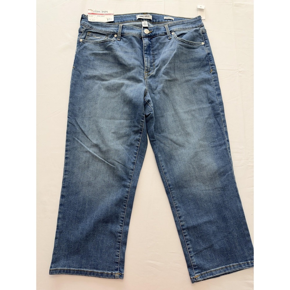 Nine West Chrystie Capri Jeans Womens 14 Blue Med Wash Stretch Denim